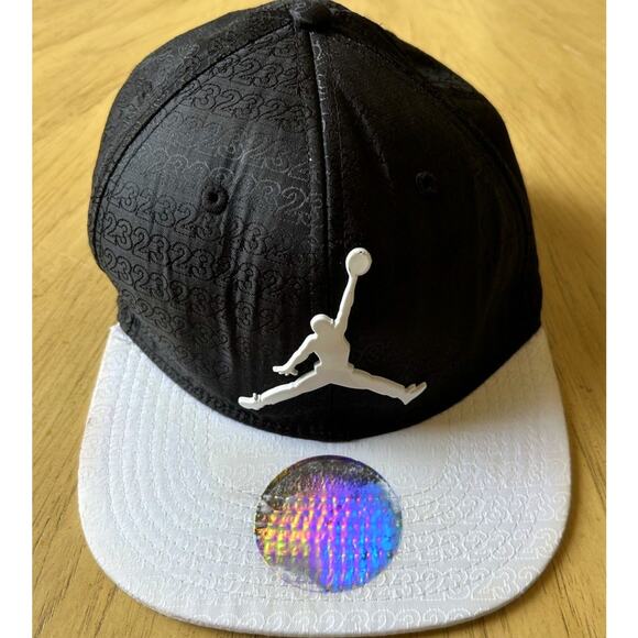 Nike Air Jordan HAT White Brim Jumpman Black Snapback Cap Small Youth 1990s Y2K - Picture 1 of 8